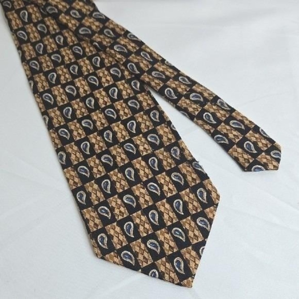 Burberrys Of London 100% Silk Tie, Brown Paisley Hand Sewn in the USA Vintage